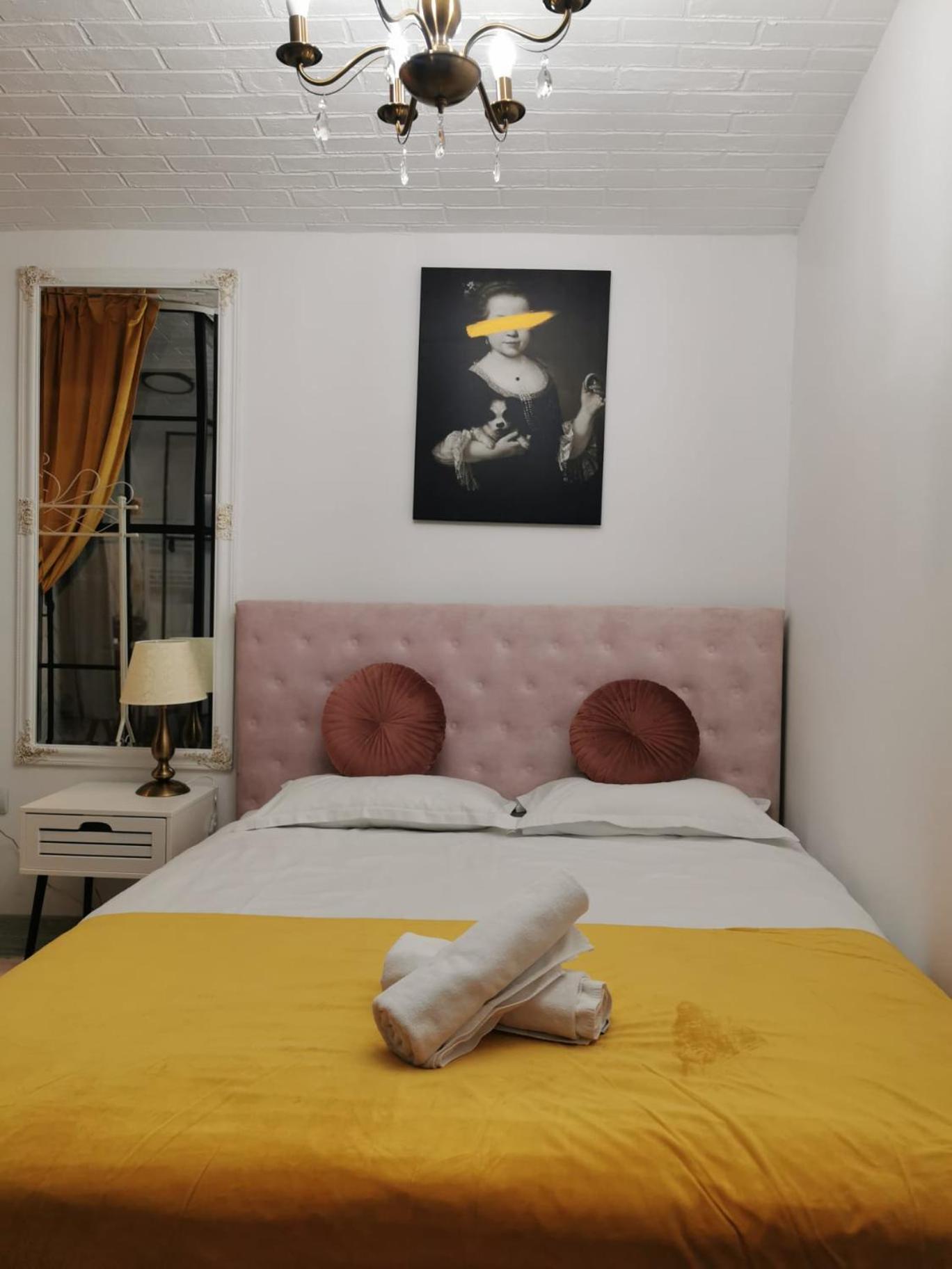 Aramis Boutique In Old Town Center Apartment บราชอฟ ภายนอก รูปภาพ